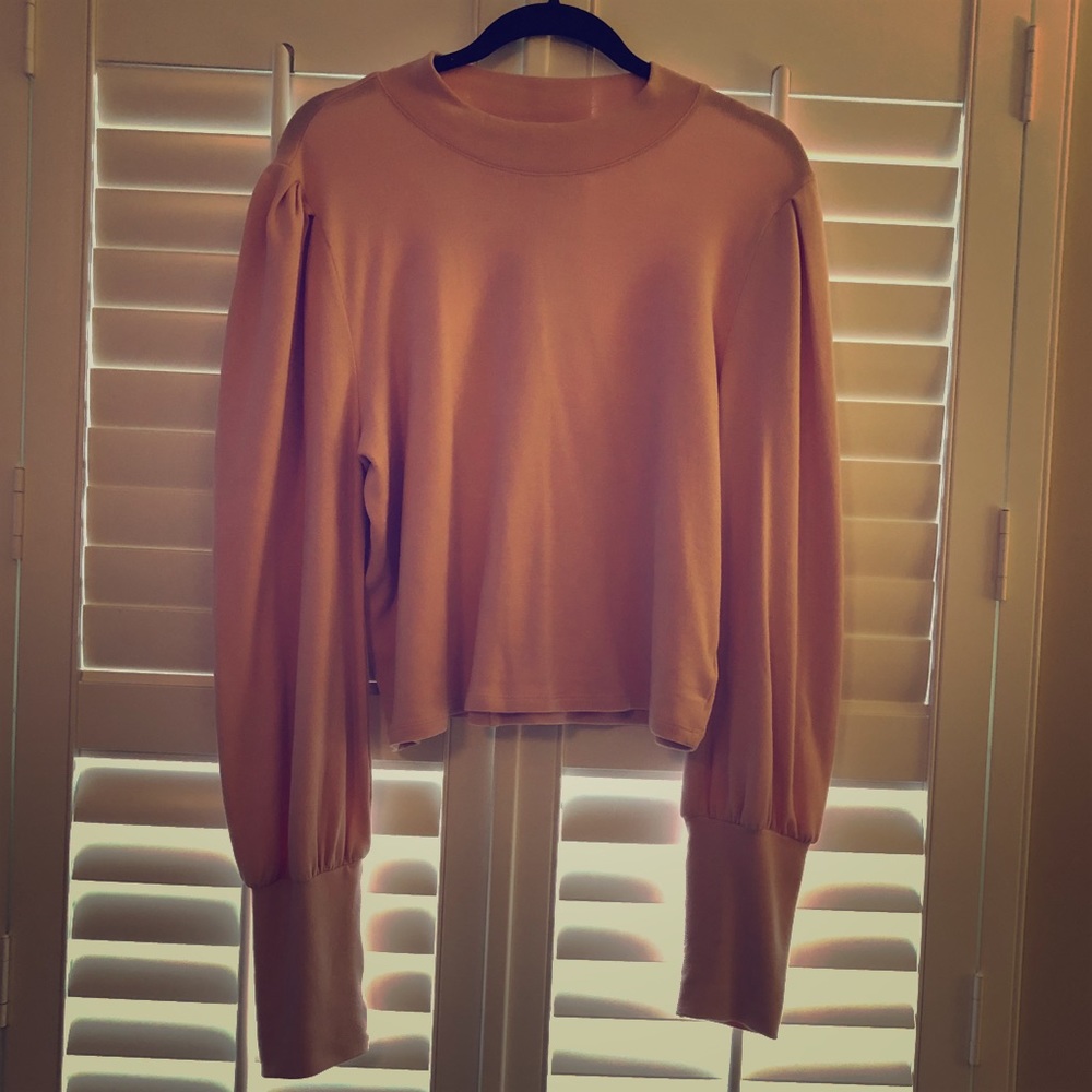 Free People 🧜‍♀️ crop top dusty rose sweater